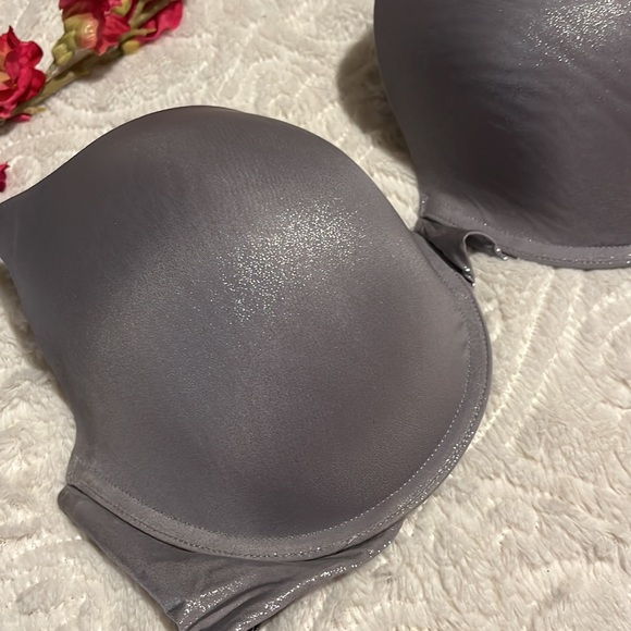 VICTORIA SECRET BRA 36DD - Picture 2 of 3